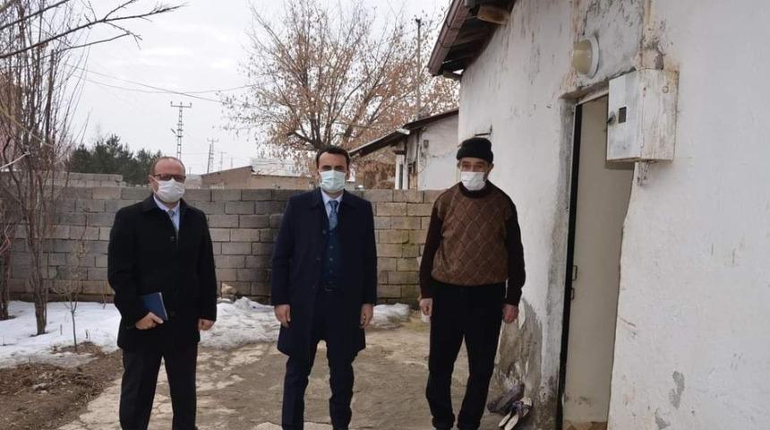 Kaymakam &Ccedil;elik, şehit ailesini ve yaşlıları ziyaret etti