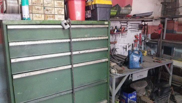 Mağdur esnaftan hırsıza çağrı: "Çaldığın malzemeleri ben alayım" G2