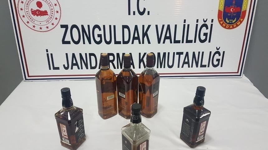 Sahte alkolle yakalanan 2 kişi gözaltına alındı