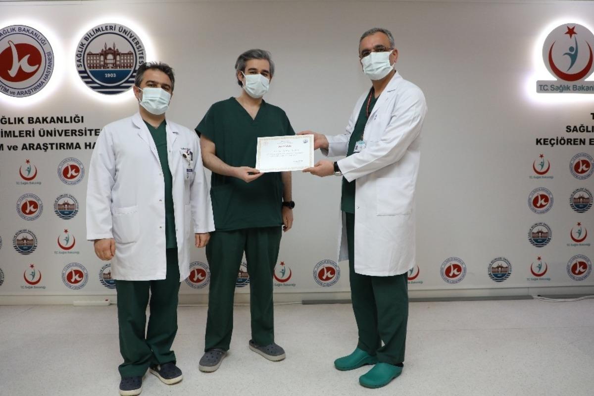 Pandemi d&ouml;neminde asistan doktorlara anlamlı etkinlik