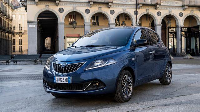 Lancia Ypsilon makyajlandı!