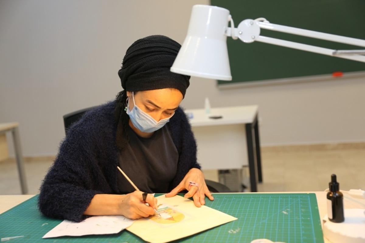 Gen&ccedil;ler, sanat eğitimi