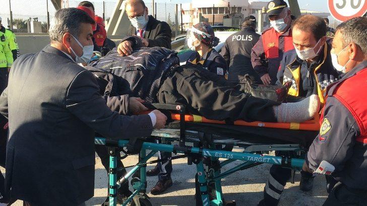 Otomobil gişelerde beton bariyere çarptı: 2 ölü G3