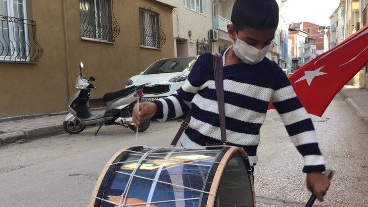 Davul zurna eşliğinde sokak sokak gezip para topladılar G3