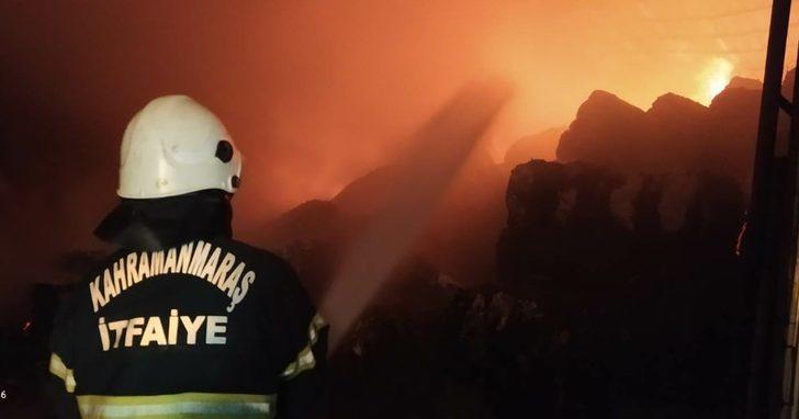 Kahramanmaraş’ta depodaki 5 kamyon pamuk yandı G3
