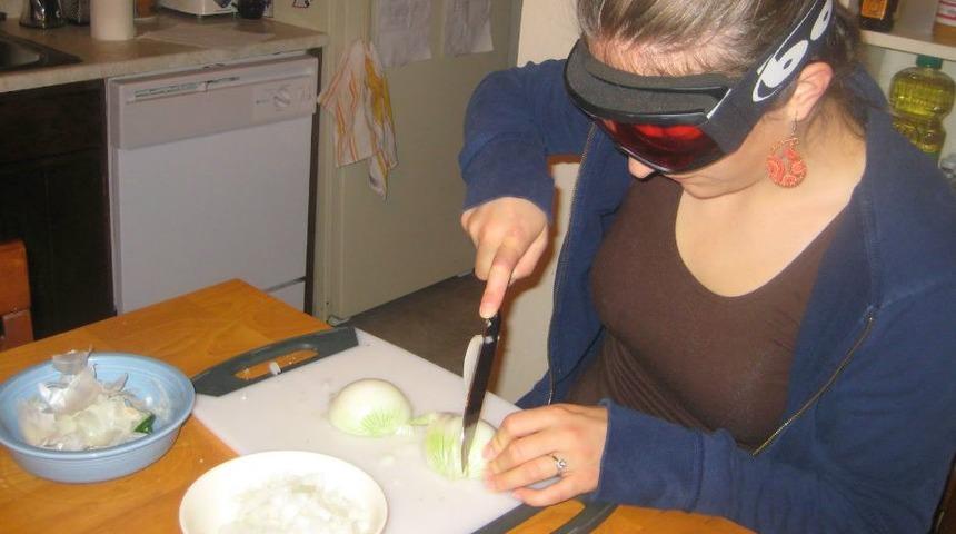 Boşuna gözyaşlarımız sel olmuyormuş: Soğanın neden göz yaşarttığı sırrı ortaya çıktı