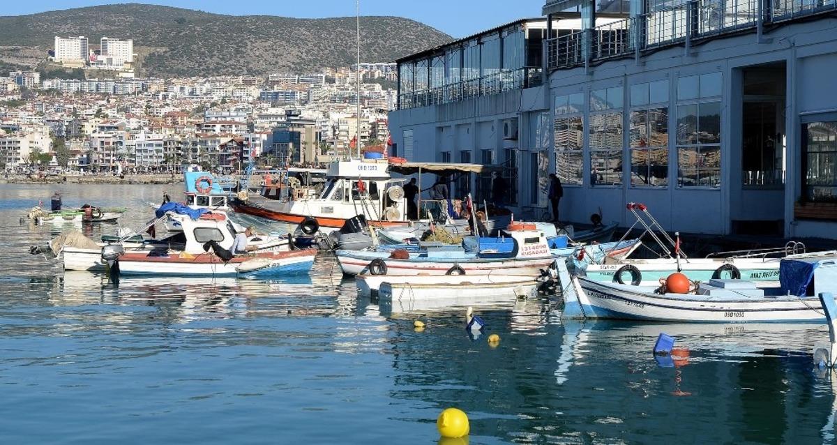 Başkan G&uuml;nel&rsquo;den balık&ccedil;ılara malzeme desteği