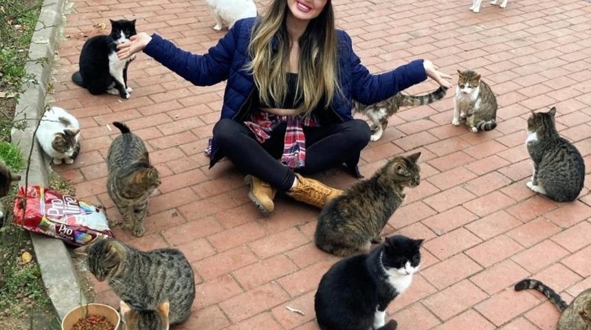 Pandemide sokak hayvanlarını yalnız bırakmadı