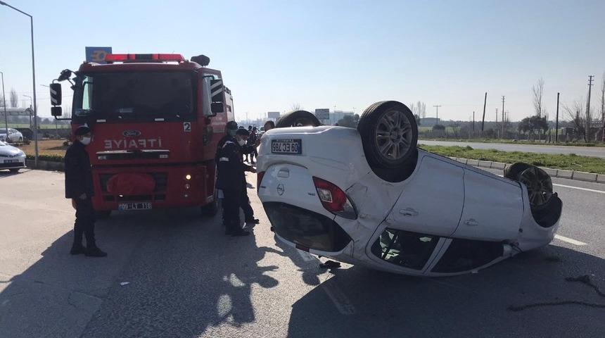 Ref&uuml;je &ccedil;arptı, takla attı, karşı şeride ge&ccedil;ti