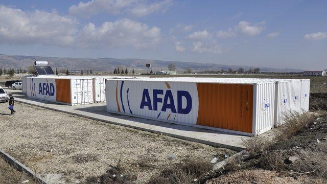 AFAD’ın yaşam malzemelerine göz diktiler