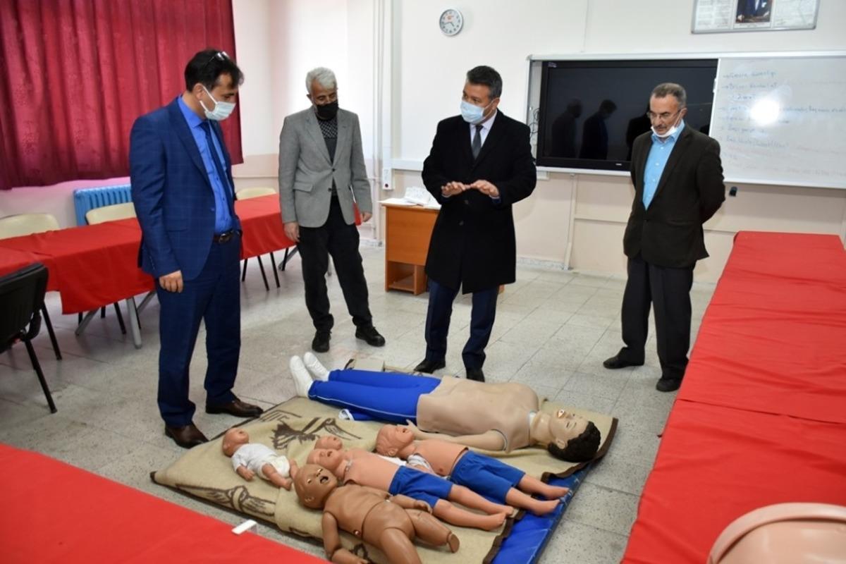 Karaman&rsquo;da eğitim camiasına ilk yardım eğitimi