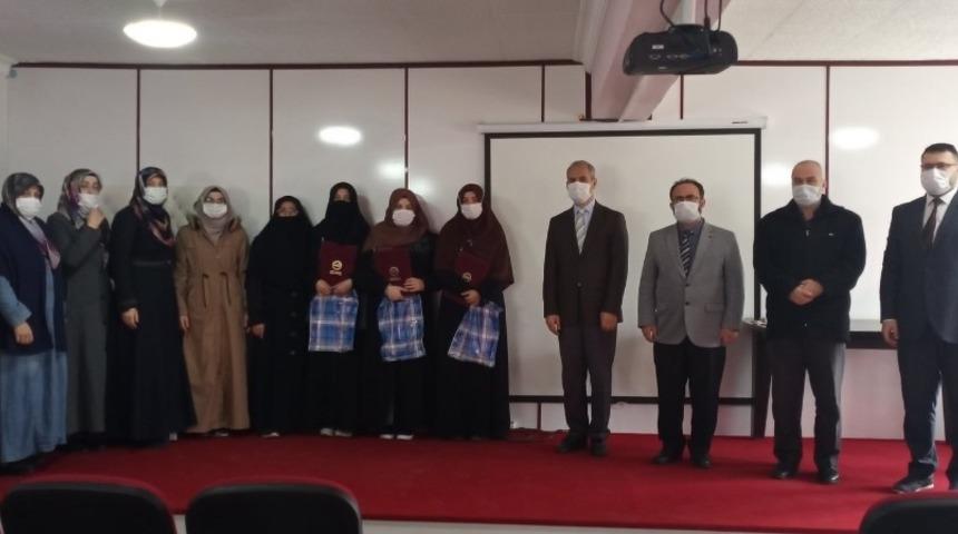 Kur’an Kursu öğrencilerine hafızlık belgeleri verildi