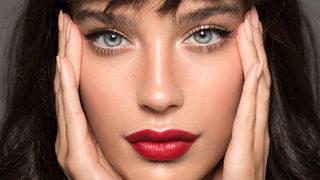 Hollywood yıldızlarının güzellik sırrı yüz implantı nasıl yapılır? 