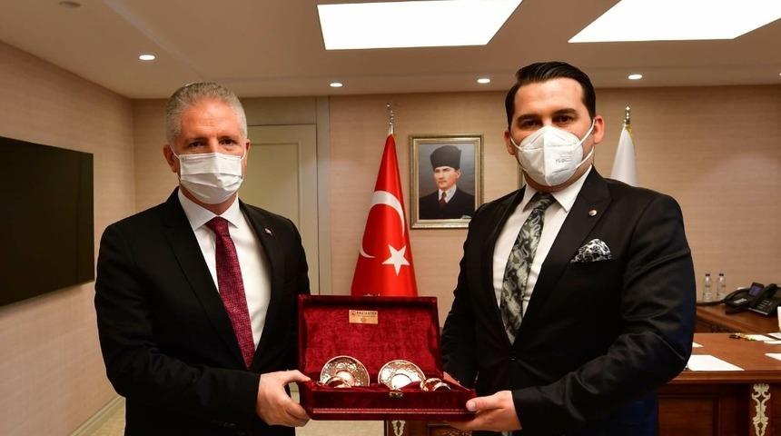 Gen&ccedil; girişimciler &ouml;rnek oluyor