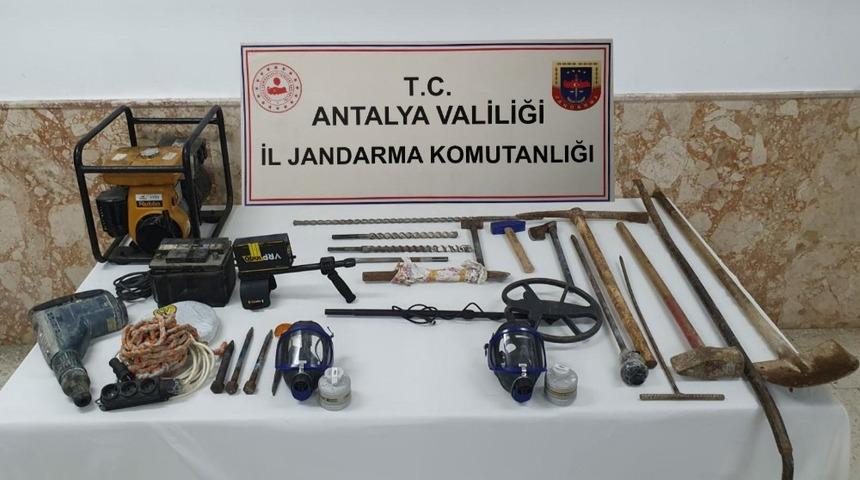 Jandarmadan ka&ccedil;ak kazıya su&ccedil;&uuml;st&uuml;