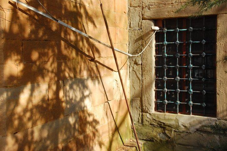 Hırsızlar 510 yıllık camiye dadandı G2