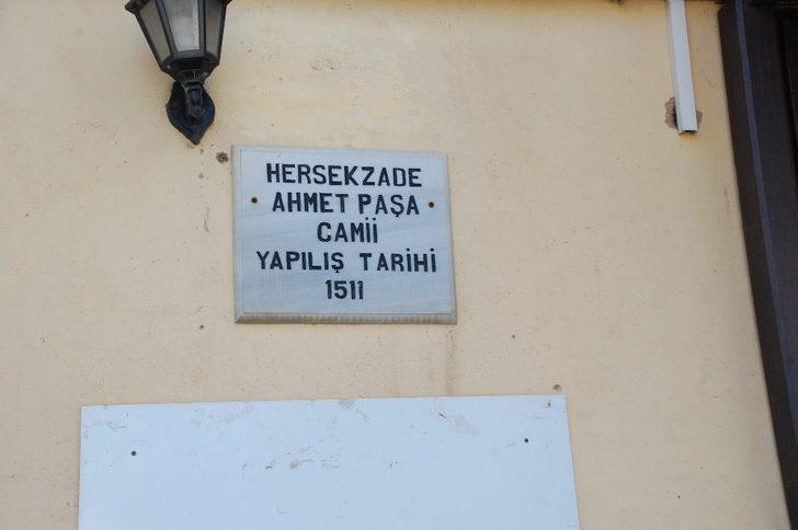 Hırsızlar 510 yıllık camiye dadandı G3