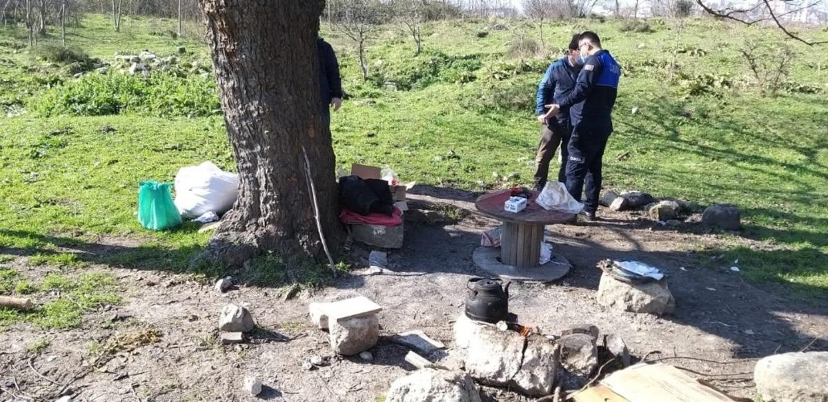 Avcılar&rsquo;da define kazısı yaparken zabıta ekiplerine yakalandılar