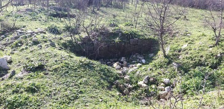 Avcılar’da define kazısı yaparken zabıta ekiplerine yakalandılar G5