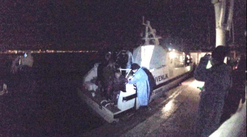 Ayvalık&rsquo;ta 38 Kongo uyruklu m&uuml;lteci kurtarıldı