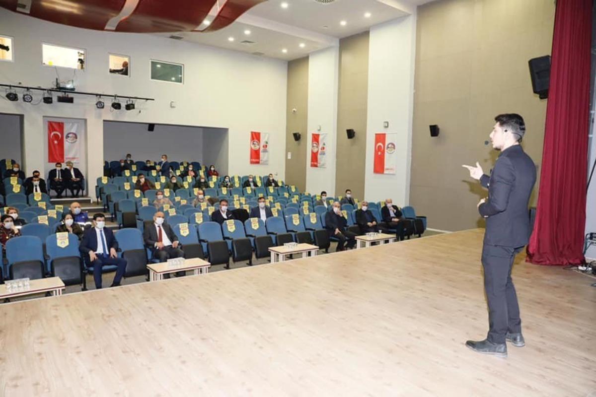 K&ouml;rfez Belediyesi&rsquo;nde eğitimler s&uuml;r&uuml;yor