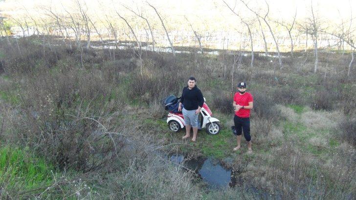 14 yıl önce kazada engelli kaldı, engelli bisikletiyle şarampole yuvarlandı G1