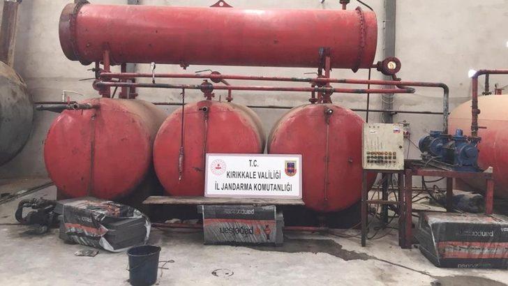 Kırıkkale’de 30 bin litre kaçak akaryakıt ele geçirildi: 6 kişi suçüstü yakalandı G3