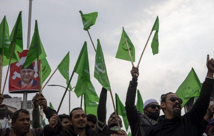 Nepal’de hükümet destekçilerinden davullu gösteri G5