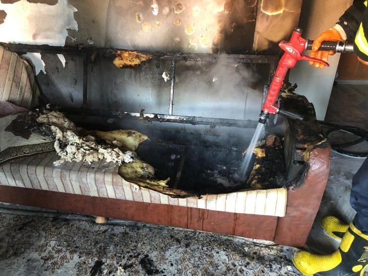 Engelli çocuk çakmakla oynarken yangın çıktı G3