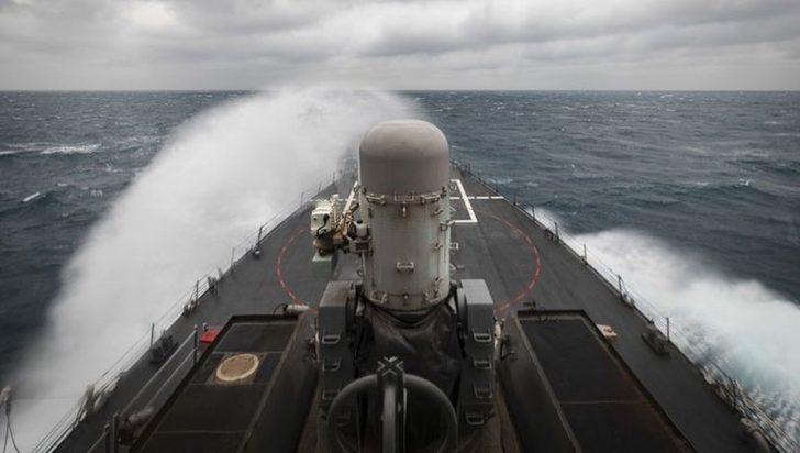 Çin, ABD'ye ait savaş gemisini uzaklaştırdı