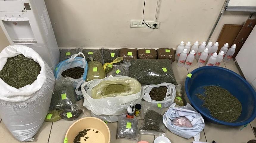 İstanbul'da uyuşturucu operasyonunda 45 kişi gözaltına alındı