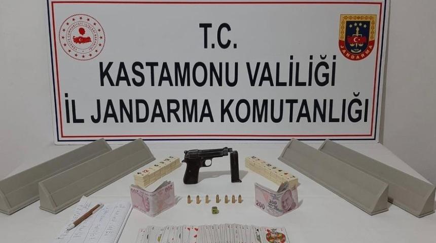 Kastamonu&rsquo;da kumar oynayan 11 şahsa 34 bin 650 TL para cezası uygulandı