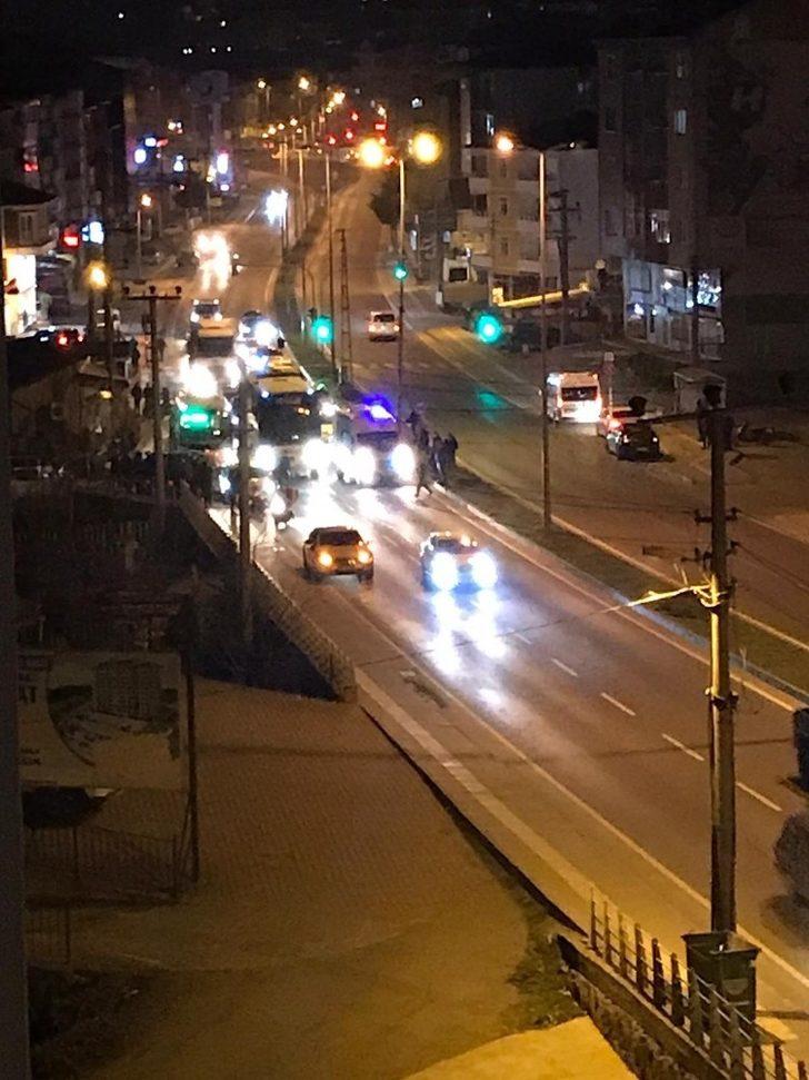 Motosiklet, halk otobüsüne çarptı: 1 yaralı G2