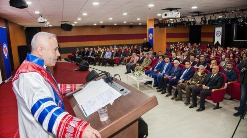 Hakkari &Uuml;niversitesi Rekt&ouml;r&uuml; Pakiş G&uuml;ven Tazeledi