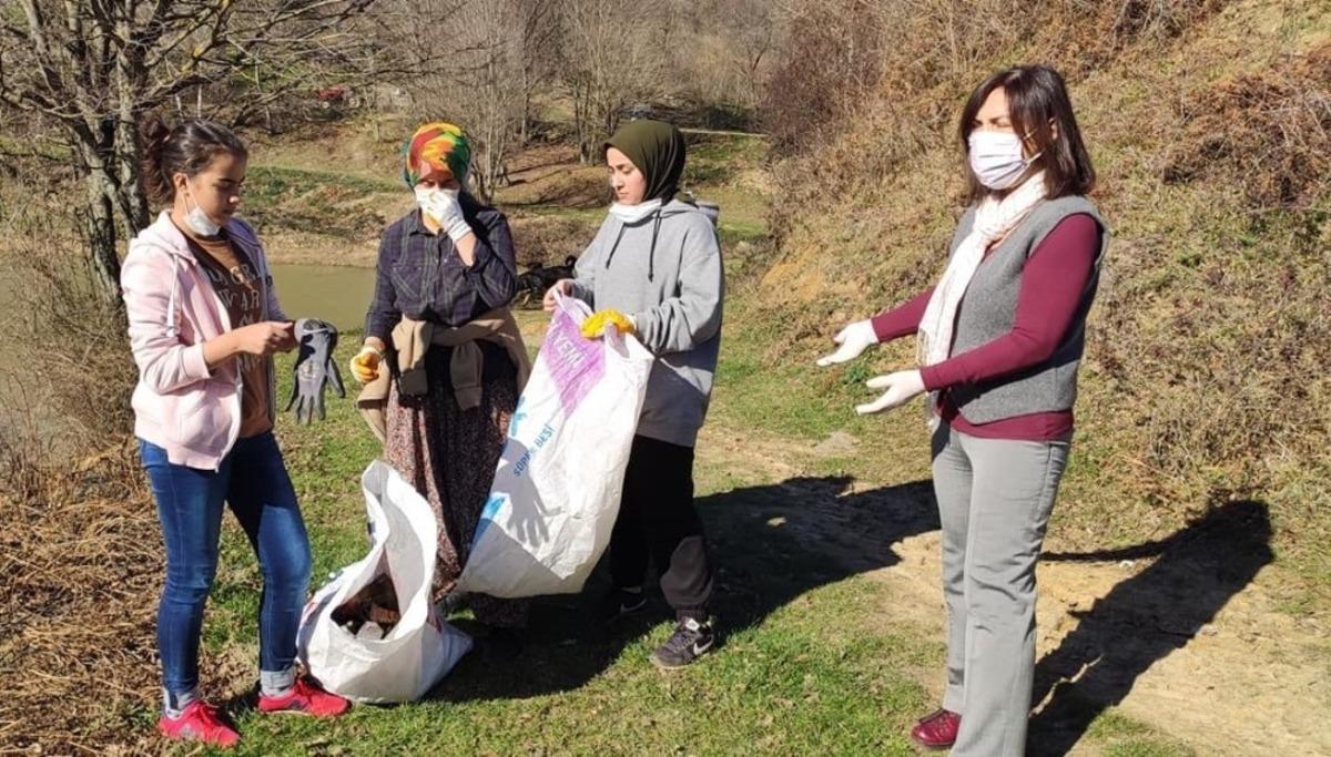 G&ouml;lyakalı kadınlar onlarca kilo &ccedil;&ouml;p topladı