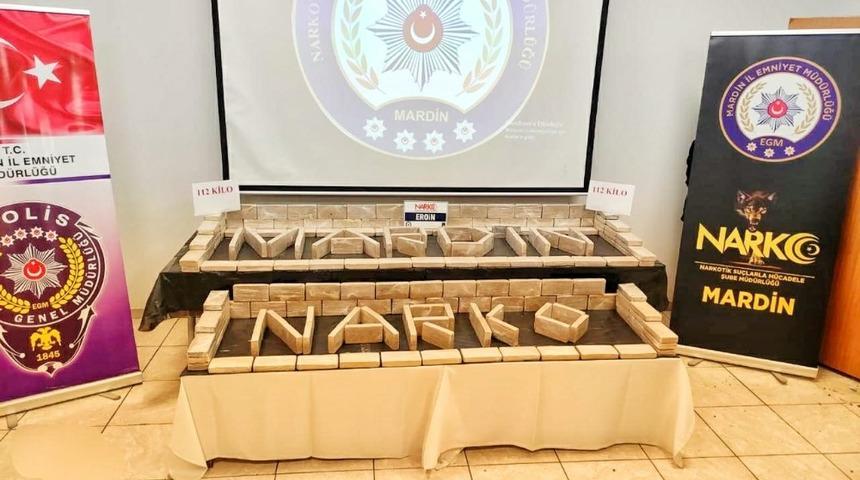 Mardin&rsquo;de tırın soğutucu b&ouml;l&uuml;m&uuml;ne gizlenmiş vaziyette 112 kilogram eroin ele ge&ccedil;irildi