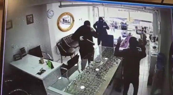 Bursa’da kuyumcuyu pompalı tüfekle soyan iki kişi tutuklandı G2