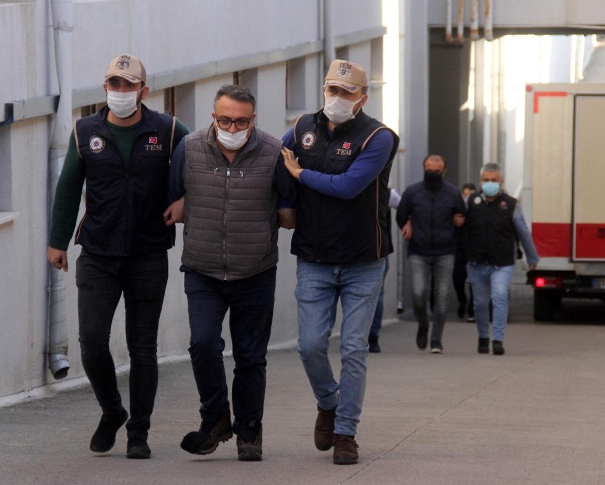 FET&Ouml; operasyonunda yakalanan 5 zanlı adliyede