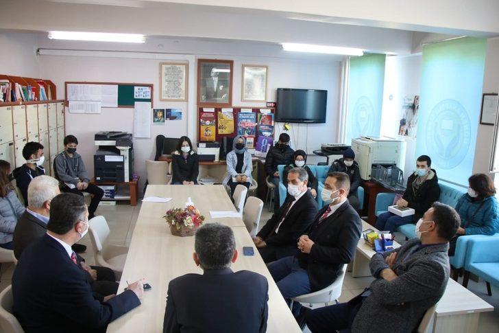 Gönen’de öğrencilere 80 tablet G4