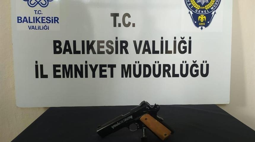 Balıkesir&rsquo;de 12 aranan şahıs yakalandı
