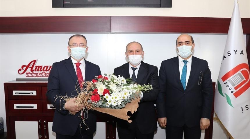 Amasya Eğitim Fak&uuml;ltesi dekanlığına Prof. Dr. Y&uuml;cel &Ouml;ks&uuml;z atandı
