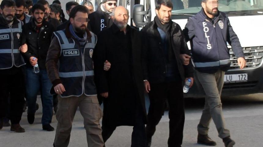 &lsquo;Ter&ouml;r &ouml;rg&uuml;t&uuml; &uuml;yesi olmak&rsquo; su&ccedil;undan aranan il başkanı Yunanistan&rsquo;a ka&ccedil;arken yakalandı