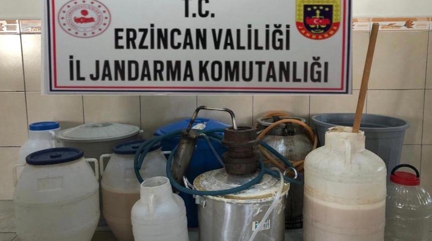 Erzincan&rsquo;da 205 litre sahte i&ccedil;ki ele ge&ccedil;irdi