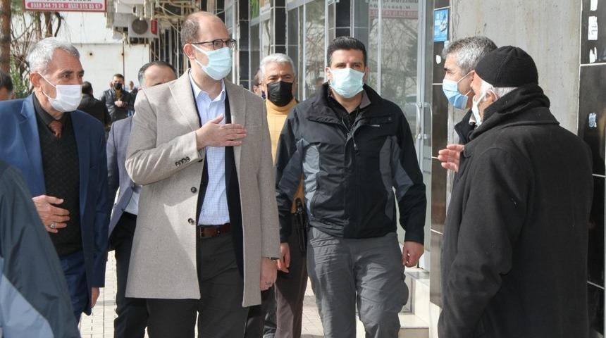 Kaymakam T&uuml;rkmen esnafla bir araya geldi