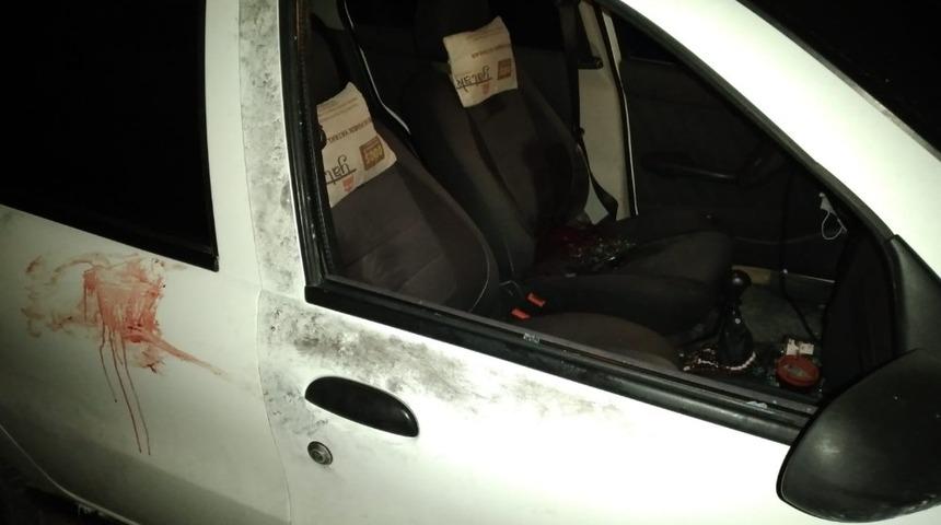 Bı&ccedil;akla yaralanmış halde bulundular