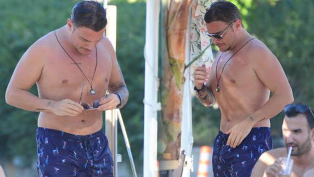 Sinan Ak&ccedil;ıl yaptığı hareketle alay konusu oldu 