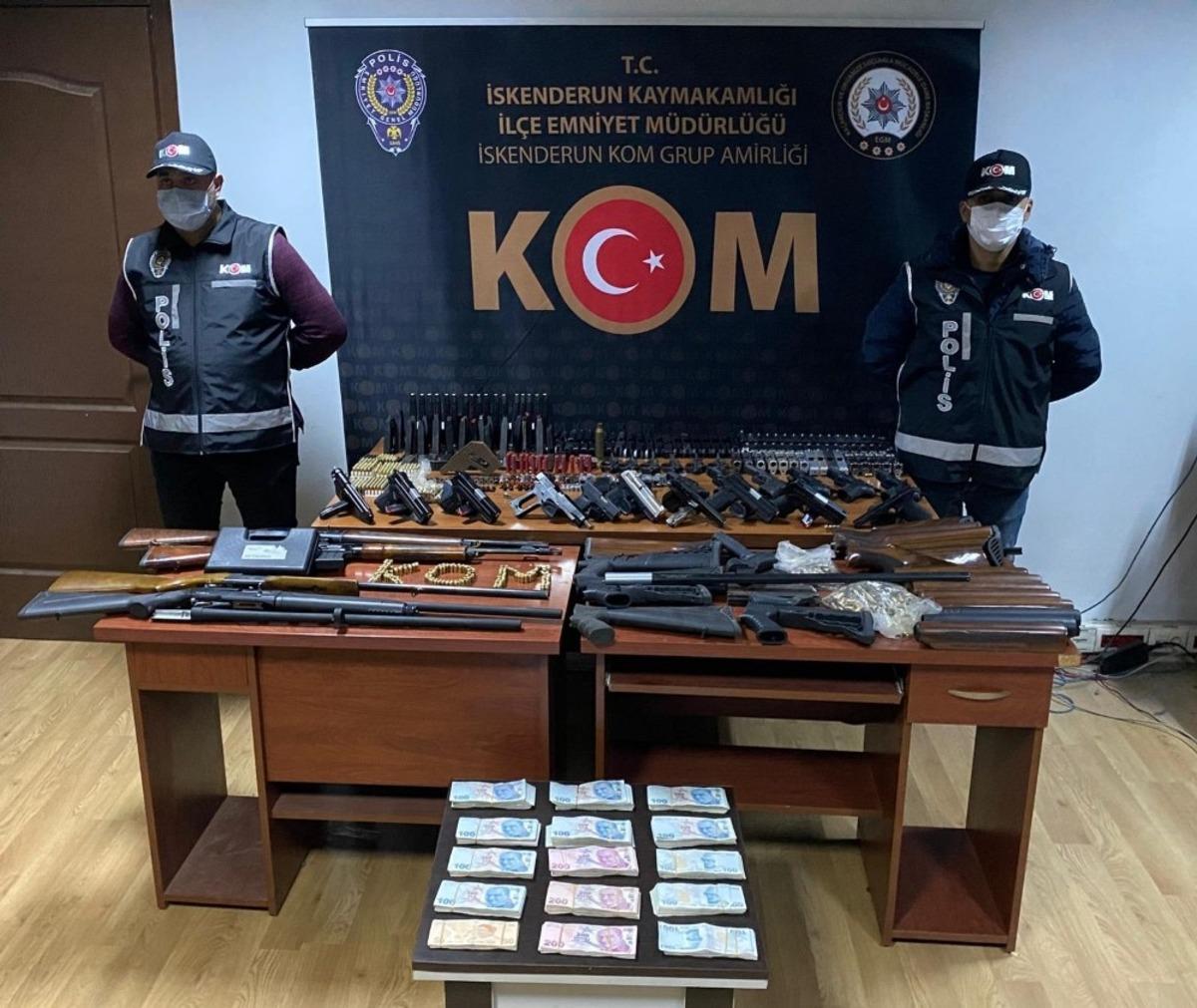 Evini silah &uuml;retim imalathanesine &ccedil;evirmiş