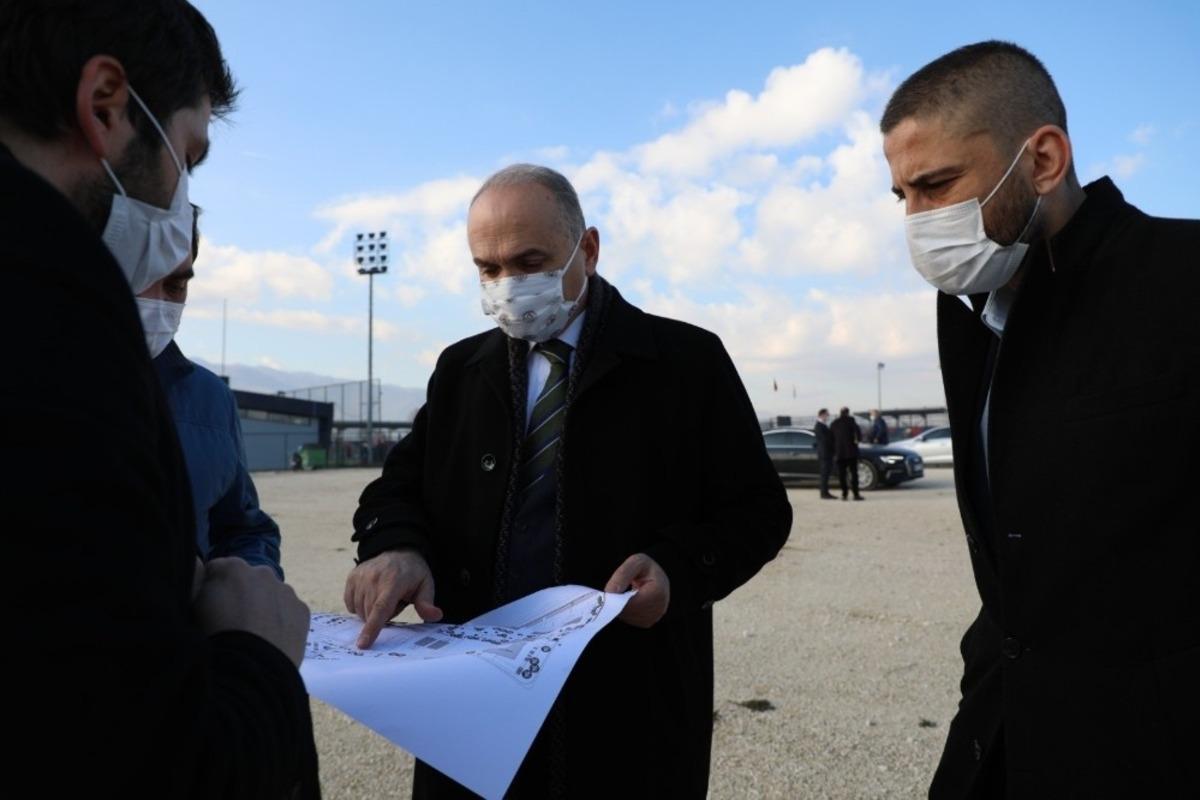 Başkan &Ouml;zl&uuml;, spor şehri i&ccedil;in &ccedil;alışmalarını s&uuml;rd&uuml;r&uuml;yor