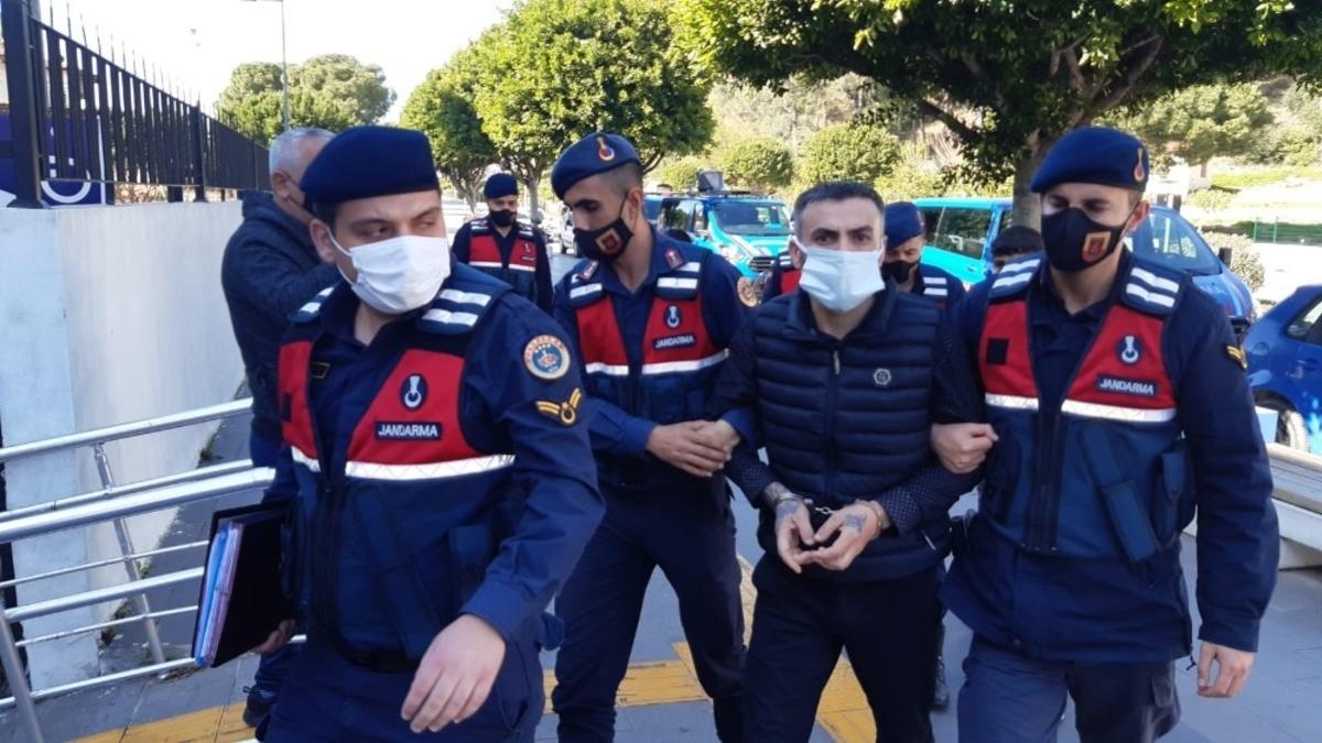 Uyuşturuyla yakalanıp i&ccedil;iciyim dedi, gazetecileri tehdit etti