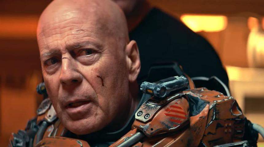 Bruce Willis aksiyona doymadı! Cosmic Sin’den baş döndüren fragman
